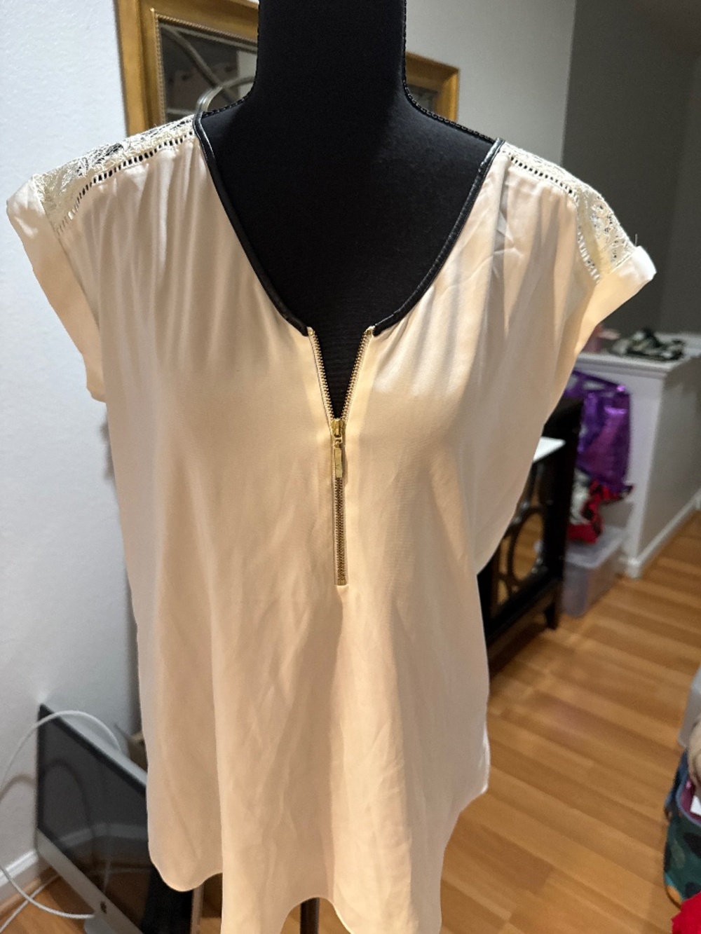 Women’s Blouse